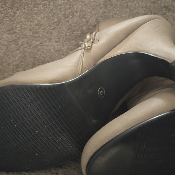 St Emile heeled boots like new - Picture 5 of 5